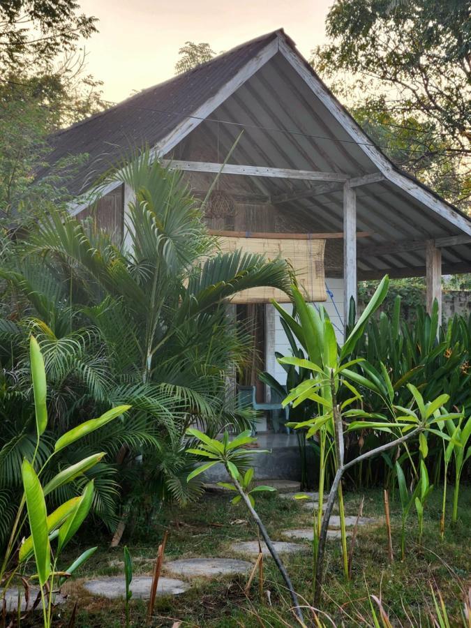 Kayu Cottage Gili Trawangan Eksteriør bilde